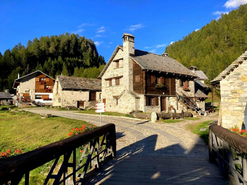 Ai Ponti ist der Start der Wanderung auf der Alpe Devero.