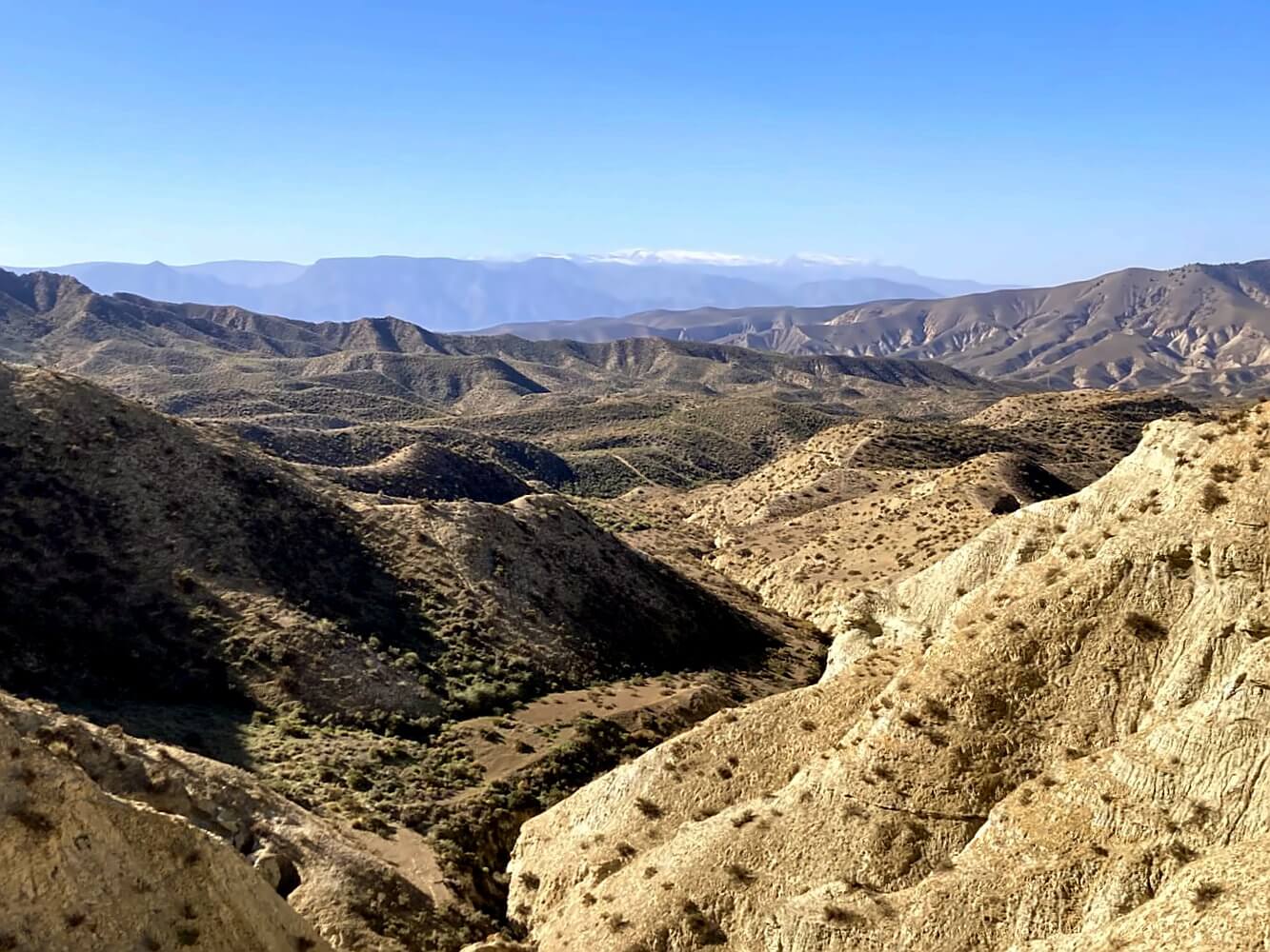 Blick auf die Sierra Nevada von der Tabernas-Wüste.