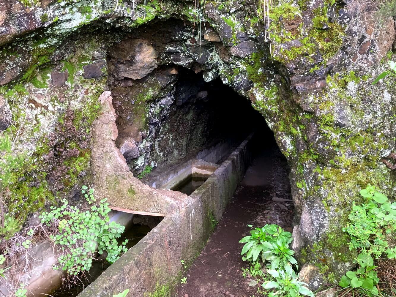 Tunnel in den Ventanas de Güímar.