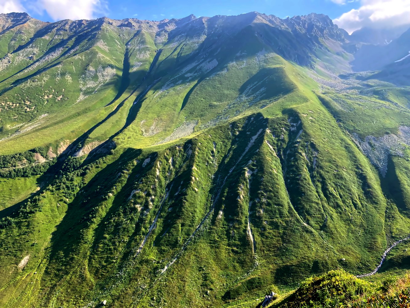 Blick auf den Kaukasus in Swanetien.