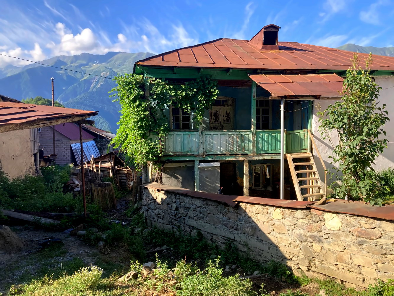 Dorf in Swanetien im Kaukasus.