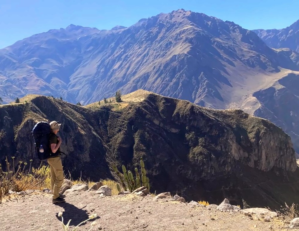 Trekking im Colca Canyon in Peru.