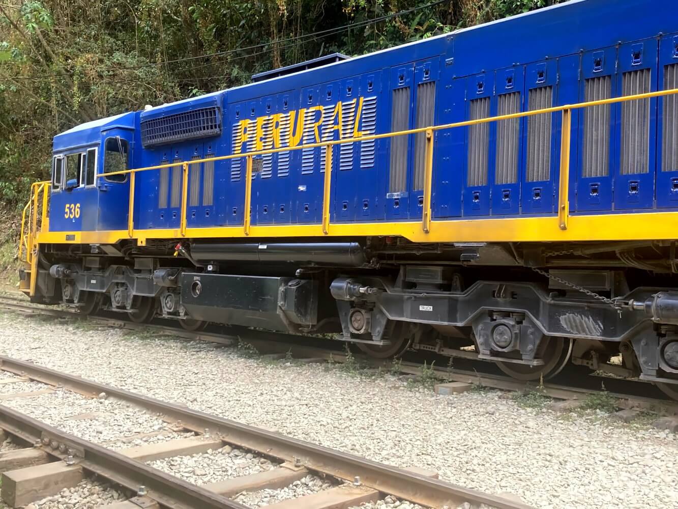 Perurail Eisenbahnwagon auf der Strecke nach Machu Picchu.