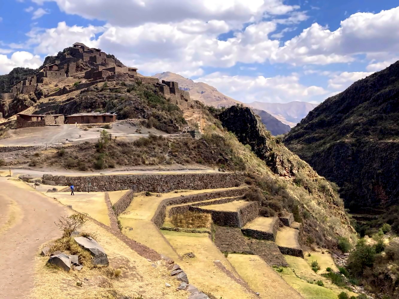 Blick auf Pisac und Terrassen der Inka,