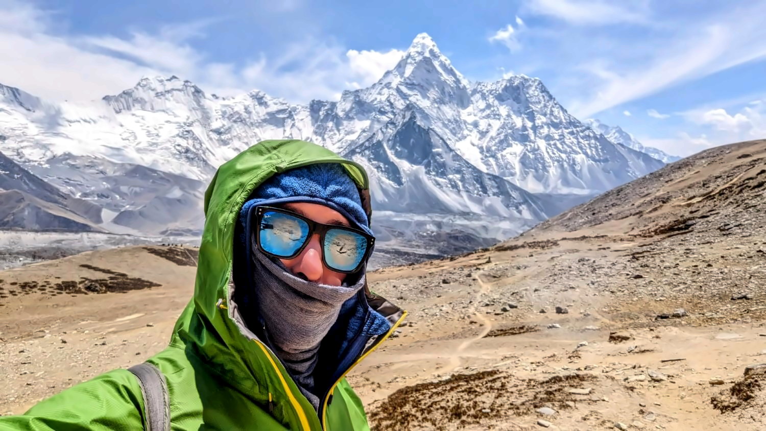 Wanderer im Himalaya auf dem Weg zum Chukhung Ri.