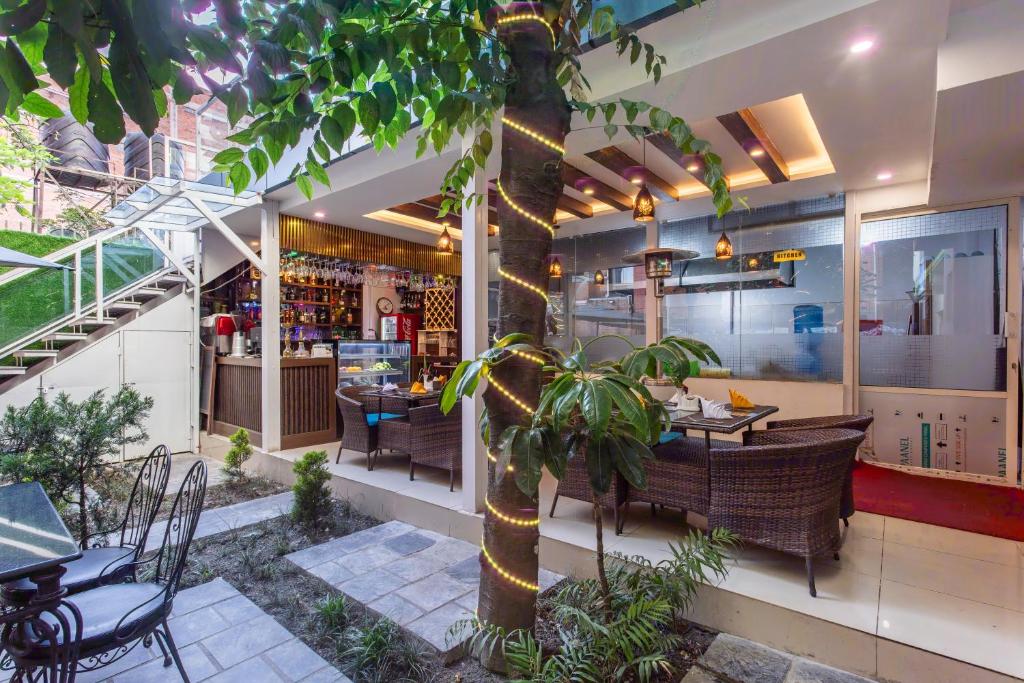 Außenbereich des Hotel Sapana Garden.