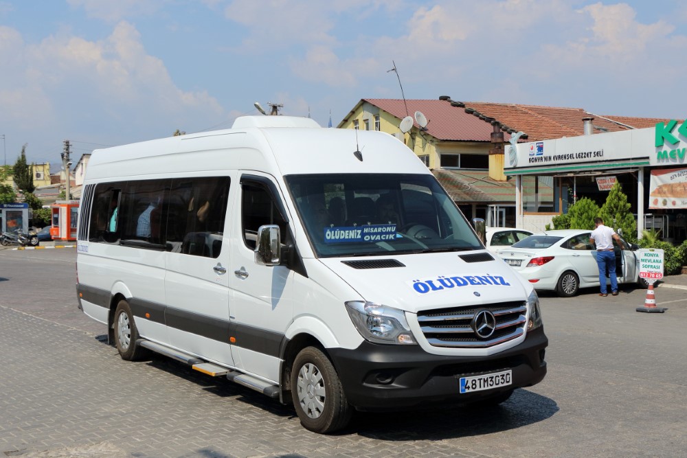 Dolmuş  nach Ölüdeniz für die Anreise zum Lykischen Weg.
