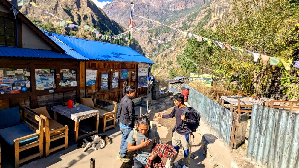 Einheimische auf dem Manaslu Circuit.